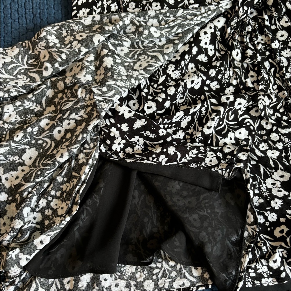 Banana Republic Floral Wrap Dress - Picture 9 of 10